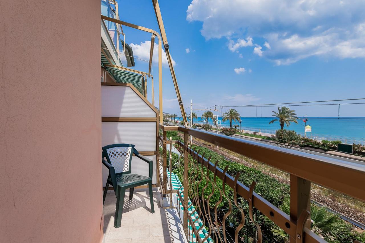 Residence Villa Alda Pietra Ligure Ngoại thất bức ảnh